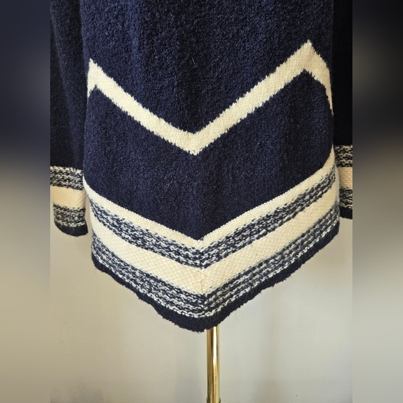 Ralph Lauren Wool Navy and Cream Chevron Striped Sweater. Size PXS - Picture 3 of 10